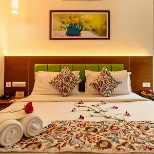 The Leaf Resort
